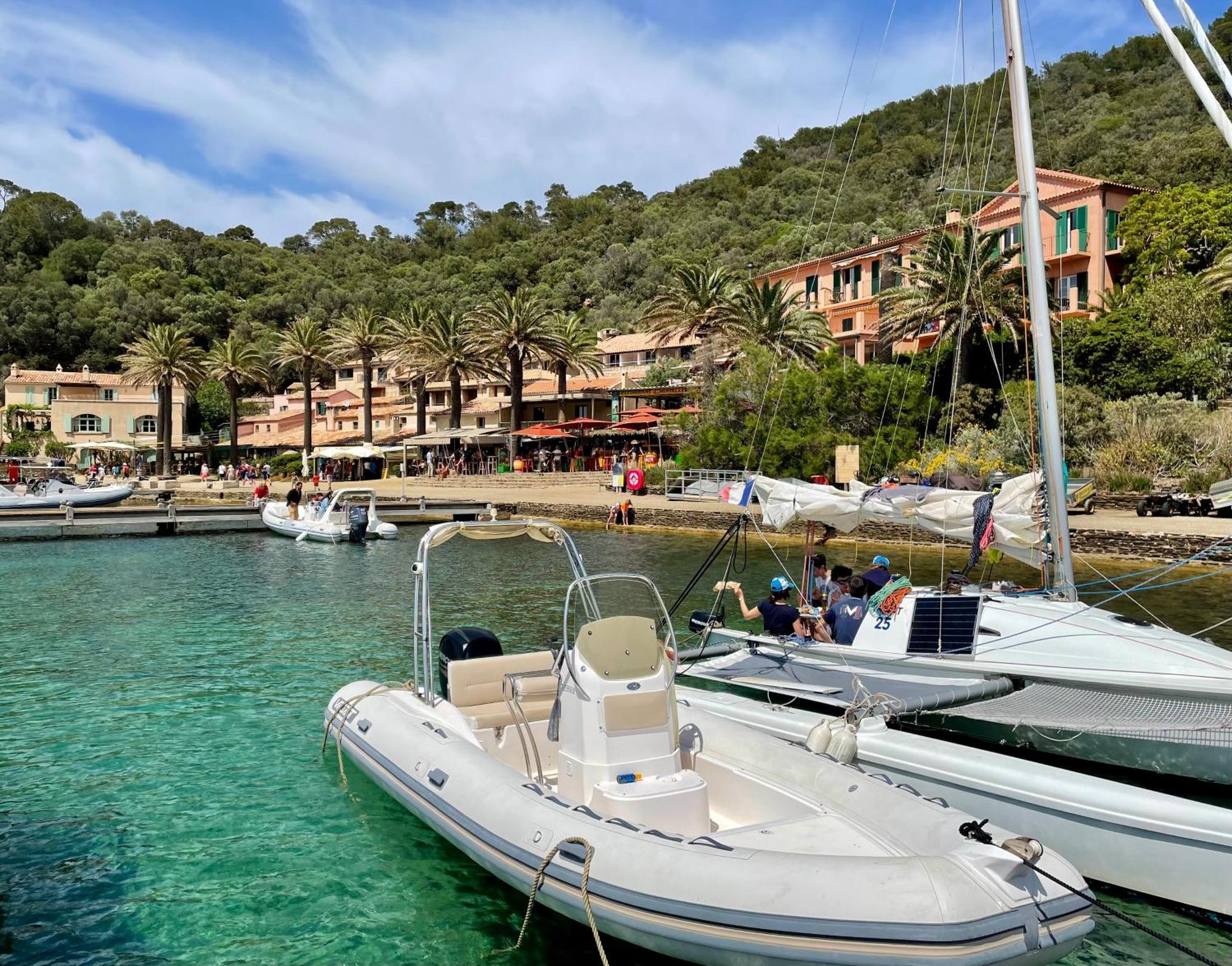 T3 A 300M Plage Avec Piscine Tennis Le Lavandou Zewnętrze zdjęcie